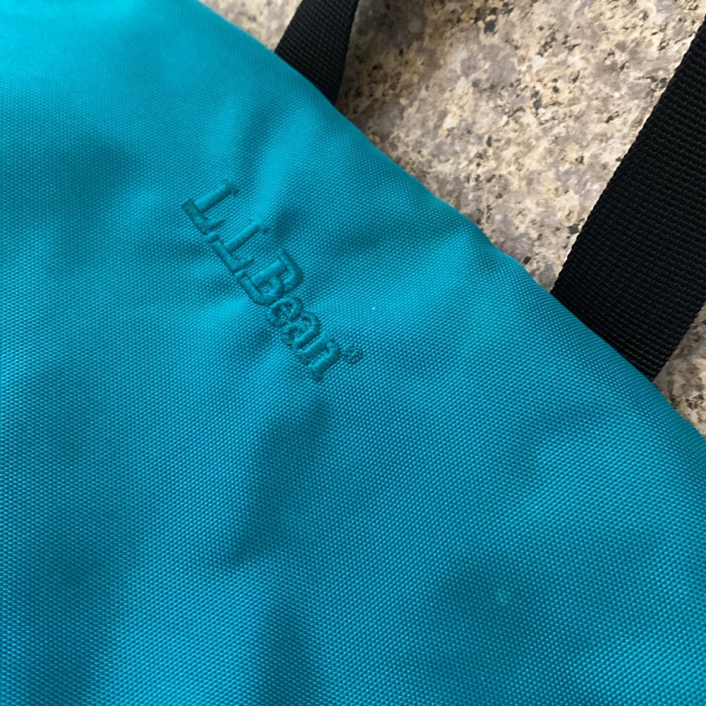 L.L. Bean Travel Toiletry Bag Shade of Blue or Green - Picture 5 of 17